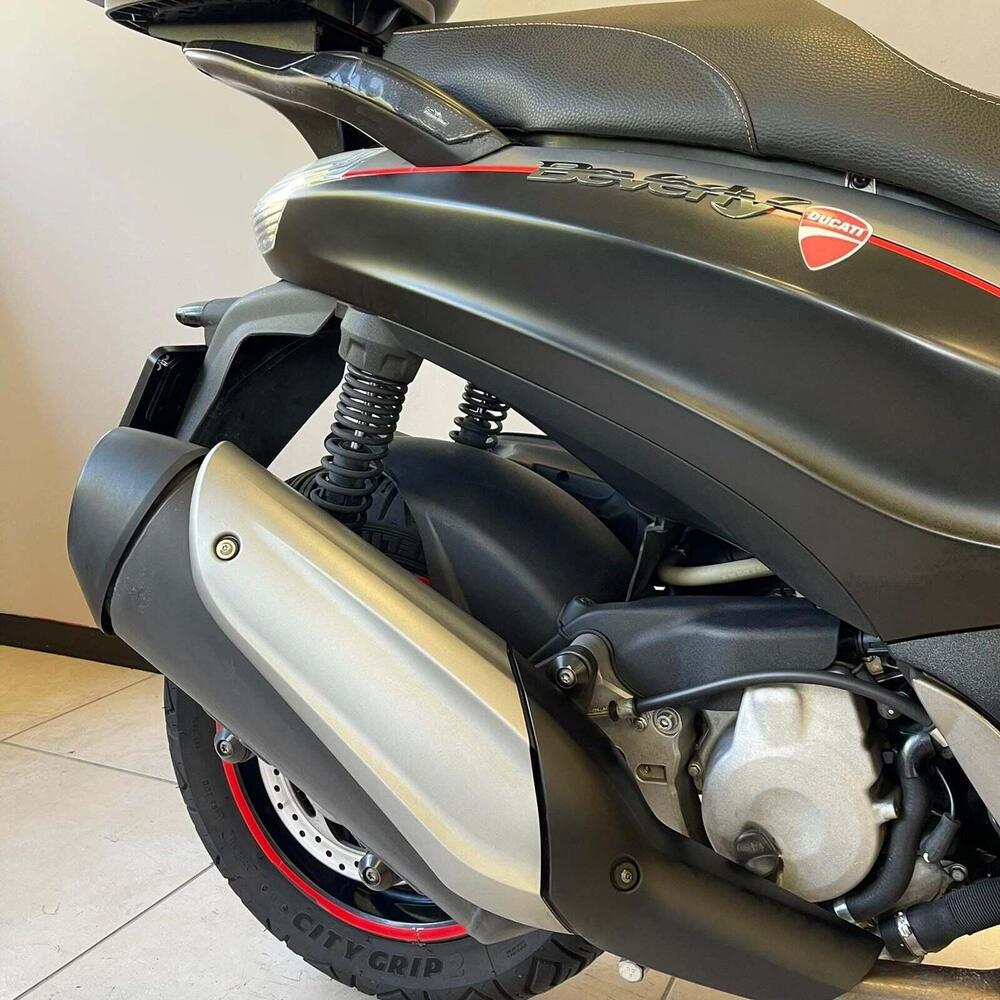 Piaggio Beverly 350 ABS (2016 - 20) (6)