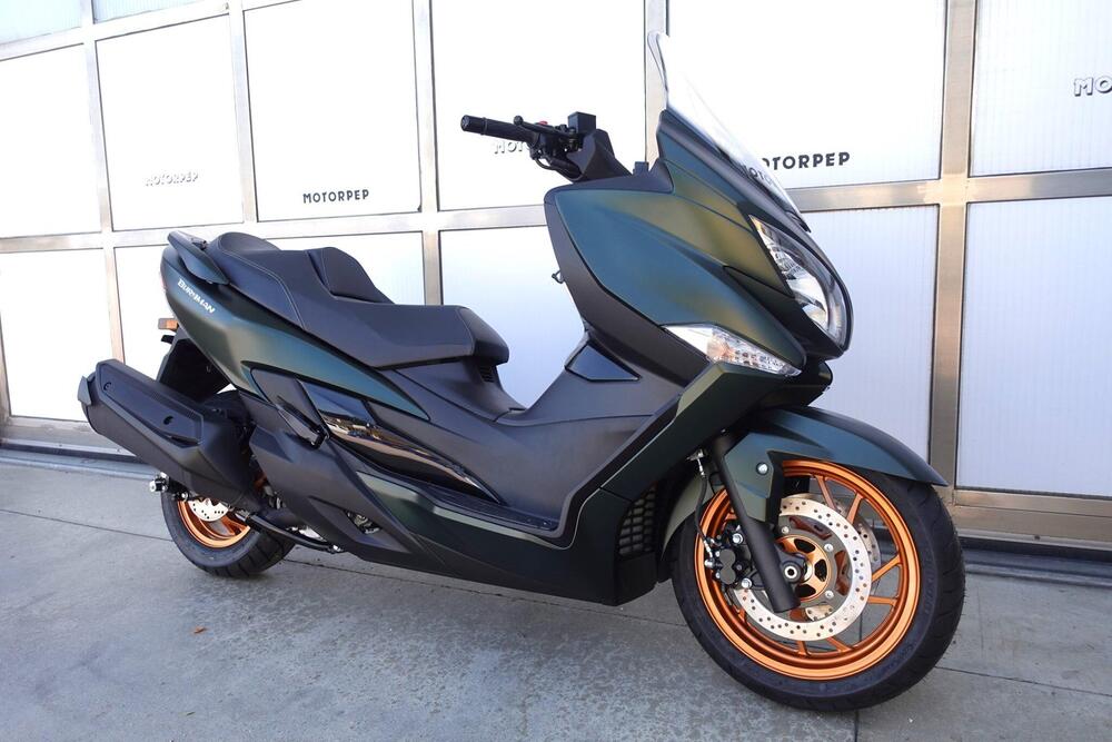 Suzuki Burgman 400 (2025 - 26) (2)