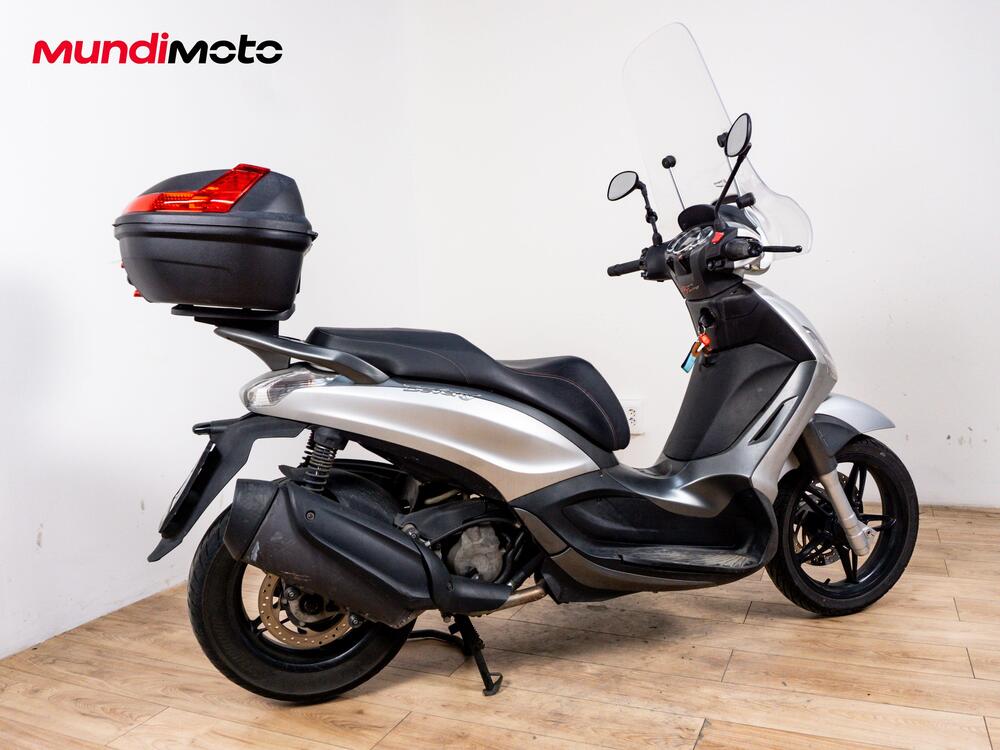 Piaggio Beverly 350 SportTouring ie ABS (2011 - 17) (3)