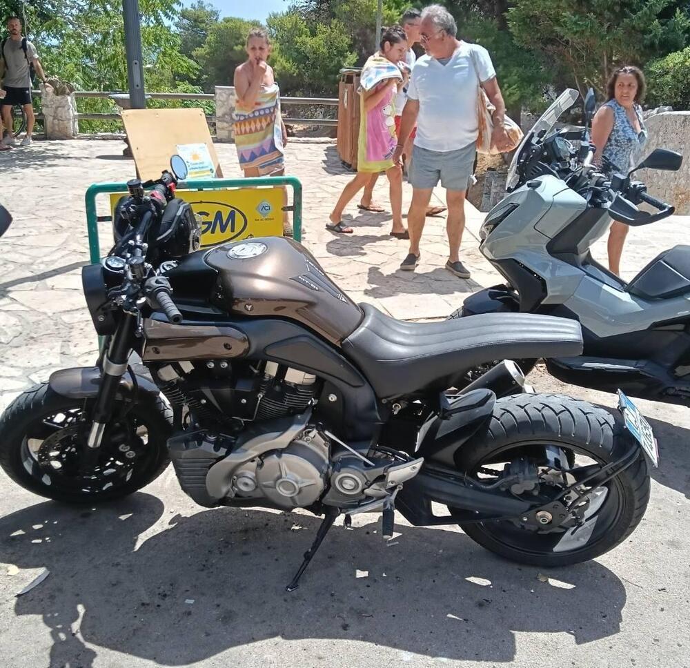 Yamaha MT-01 (2005- 11) (4)