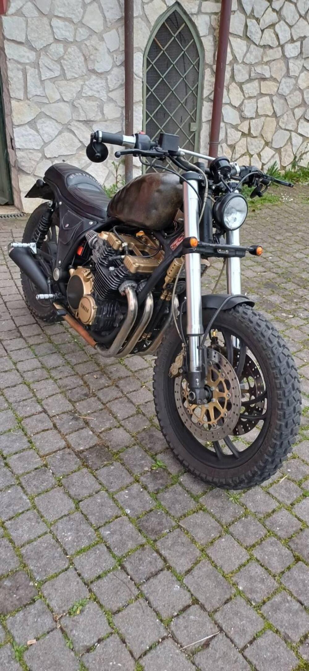 Yamaha XJ 750