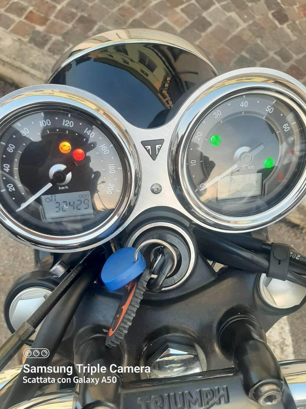 Triumph Bonneville T120 (2016 - 20) (4)