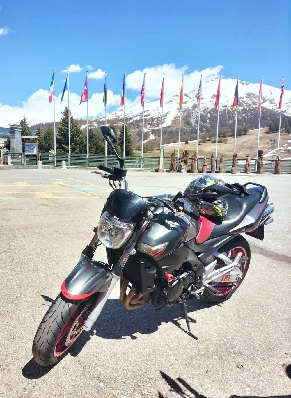 Suzuki GSR 600 (2006 - 11) (2)