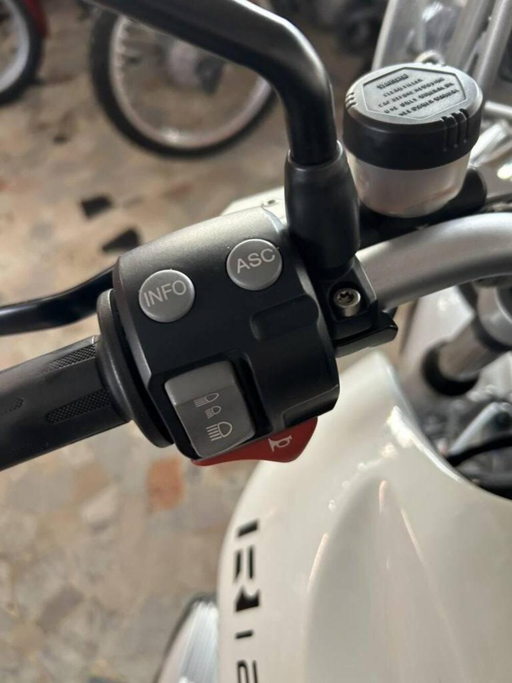 Bmw R 1200 R (2006 - 11) (16)