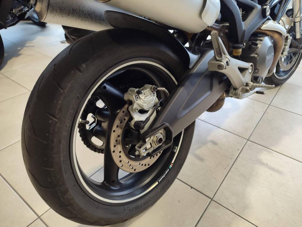 Ducati Monster 696 (2008 - 13) (11)