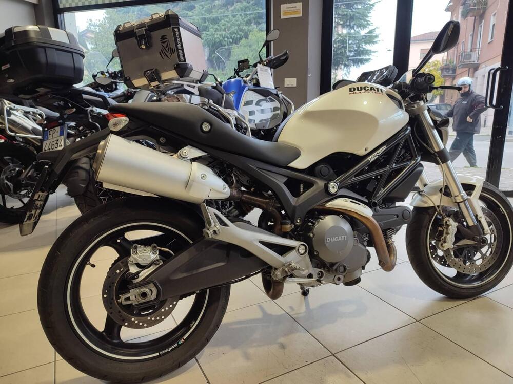 Ducati Monster 696 (2008 - 13) (3)