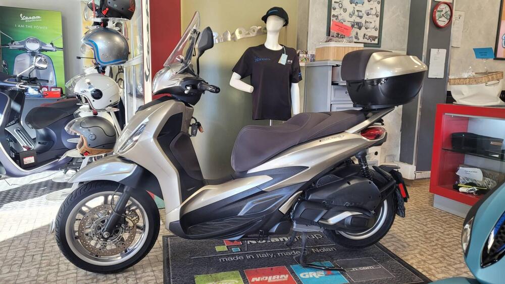 Piaggio Beverly 300 ABS-ASR (2021 - 25) (3)