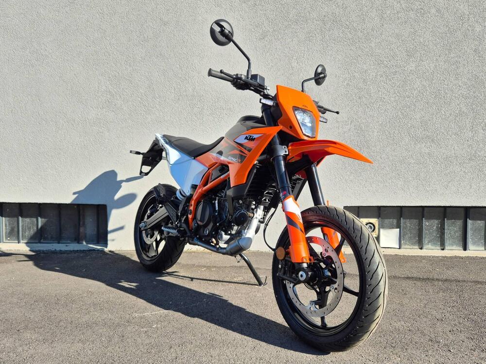 KTM 125 SMC R (2025 - 26) (2)