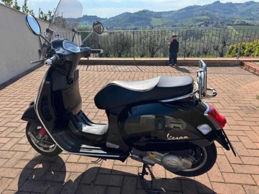 Vespa GTS 300 (2017 - 18) (3)