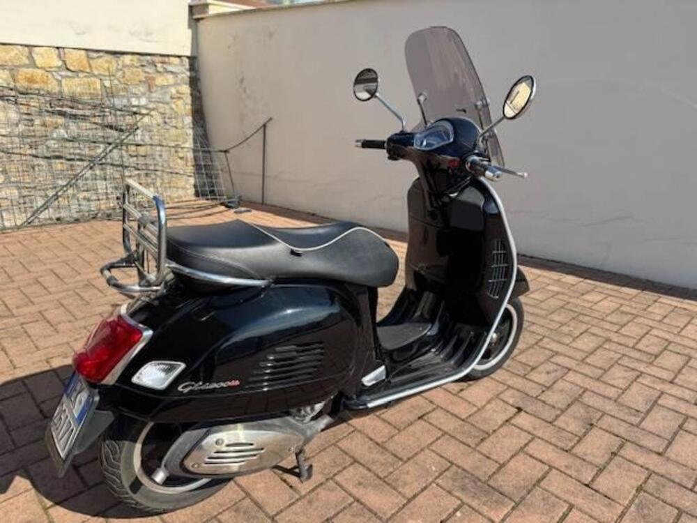 Vespa GTS 300 (2017 - 18) (4)