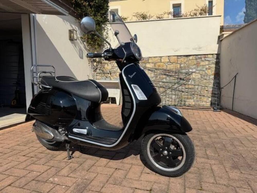 Vespa GTS 300 (2017 - 18) (5)