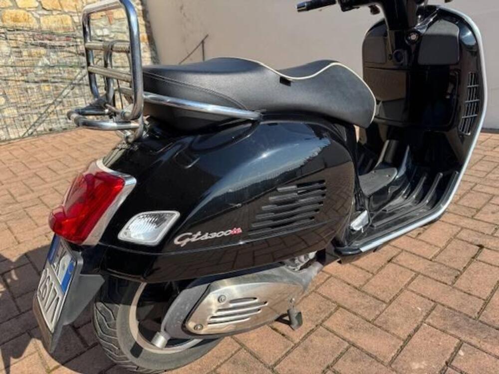Vespa GTS 300 (2017 - 18) (12)