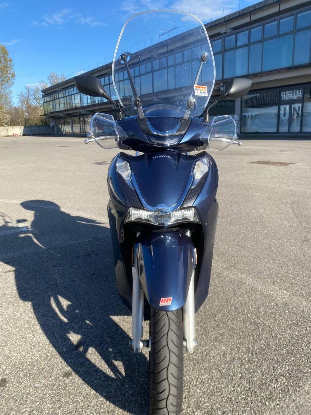 Honda SH 350 (2021 - 24) (2)