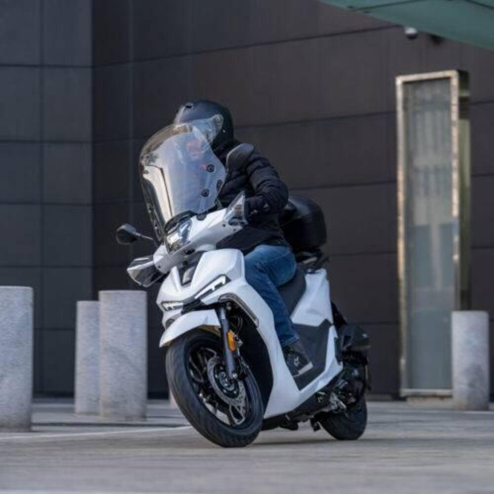 Voge Sfida SR16 125 (2025 - 26) (17)