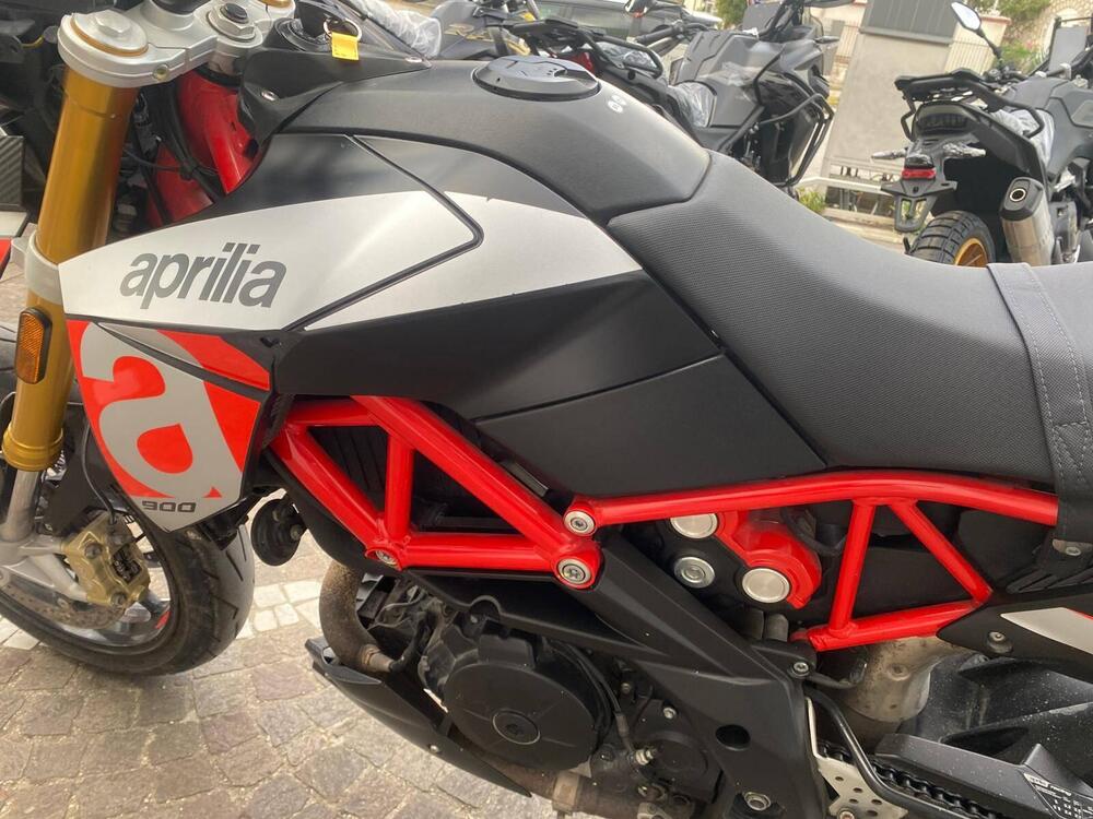 Aprilia Dorsoduro 900 (2017 - 20) (9)