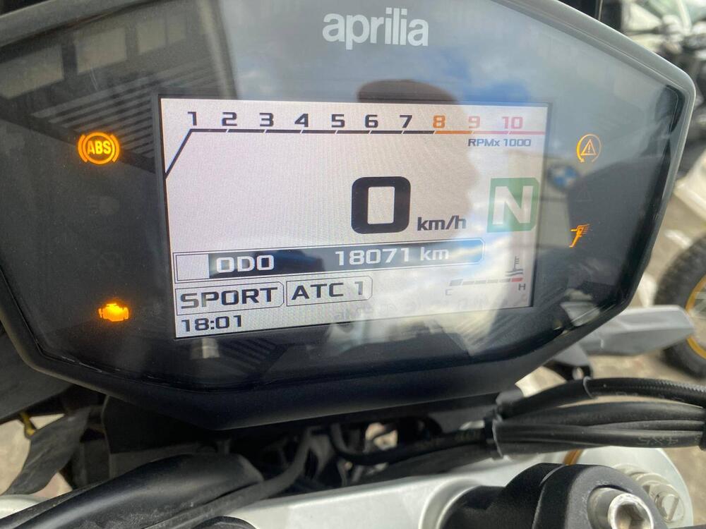 Aprilia Dorsoduro 900 (2017 - 20) (3)