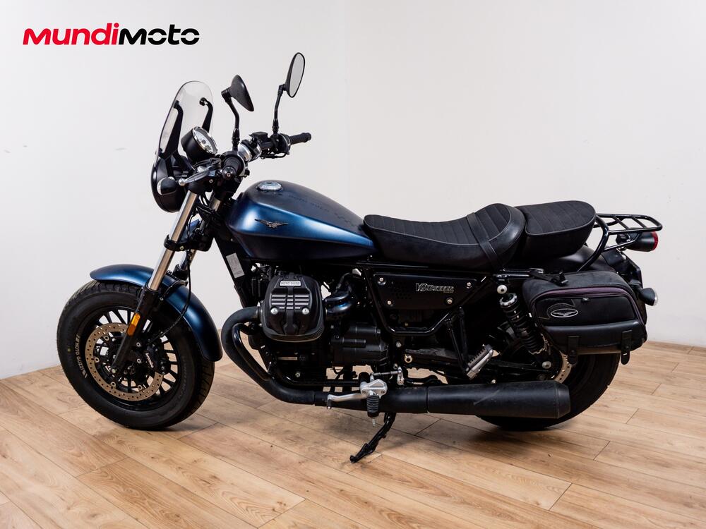 Moto Guzzi V9 Bobber (2021 - 25) (4)