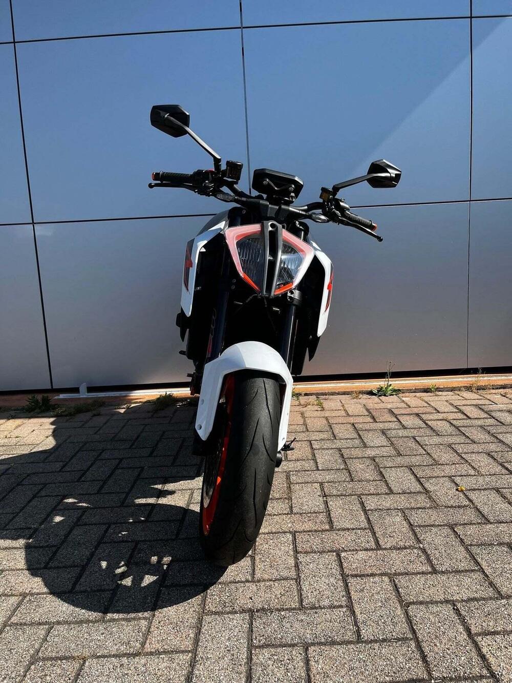 KTM 1290 Super Duke R (2019) (3)