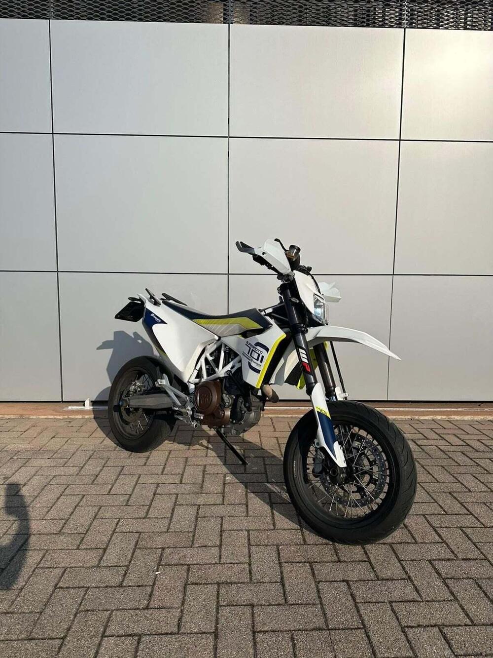 Husqvarna 701 Supermoto (2017 - 19) (5)