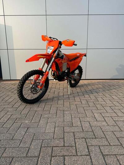 KTM 250 EXC-F Six Days (2025) usata