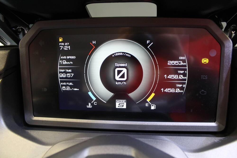 Yamaha T-Max 560 (2025 - 26) (10)