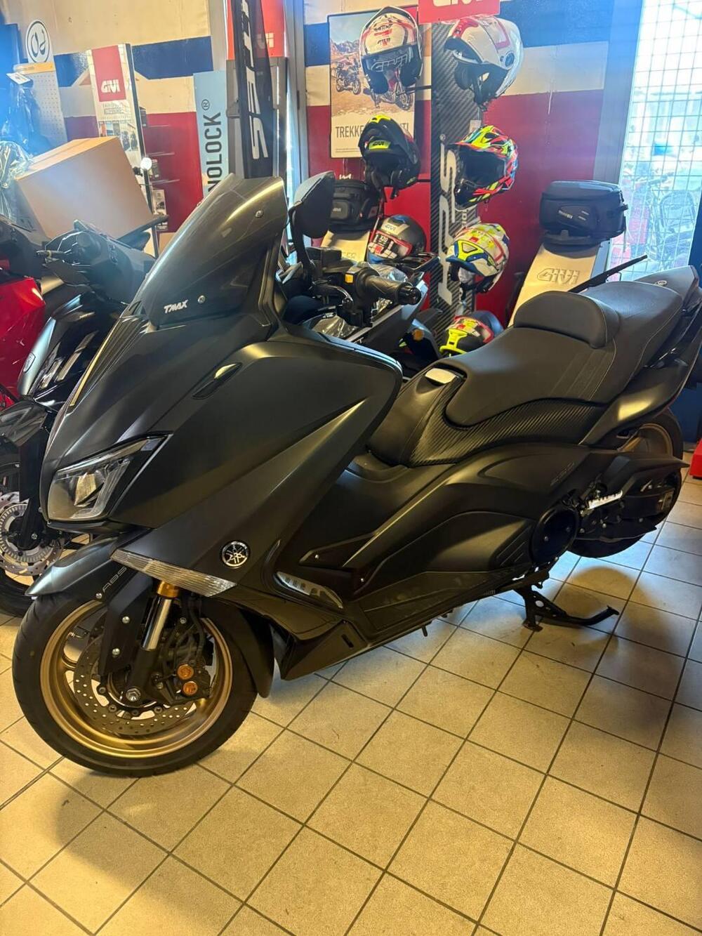 Yamaha T-Max 530 Iron Max ABS (2014 - 17)