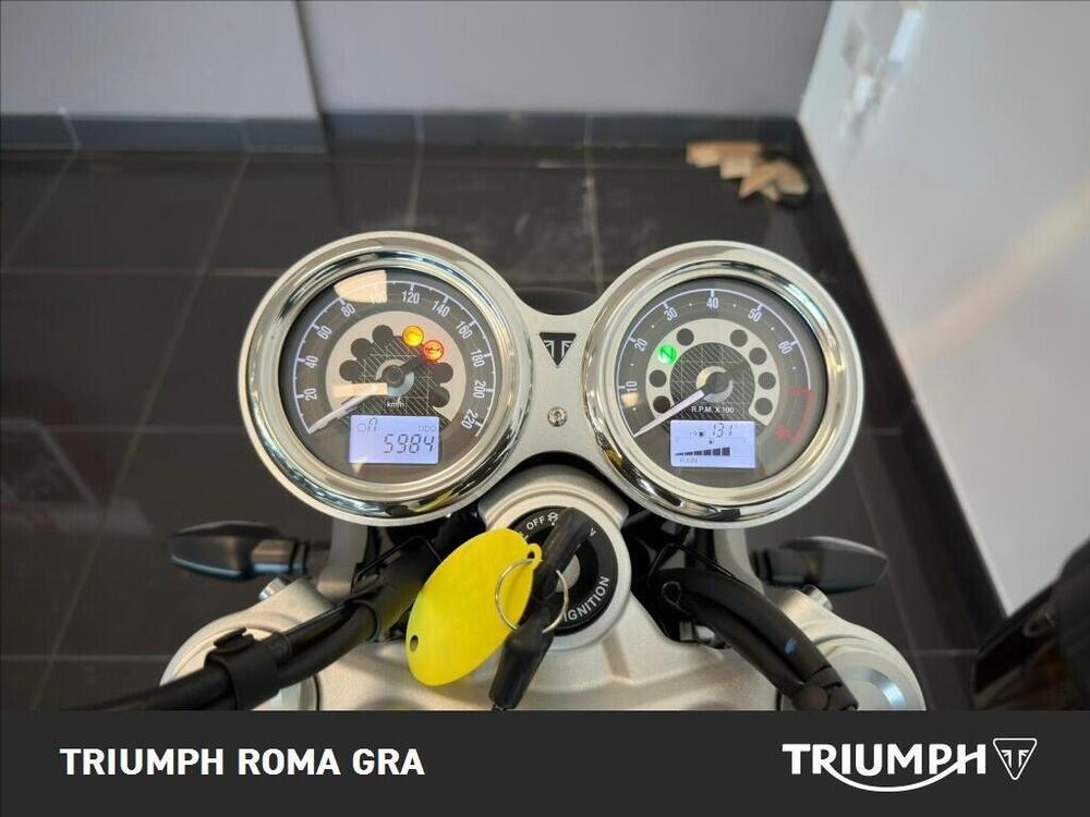 Triumph Speed Twin 1200 Stealth Edition (2024) (4)