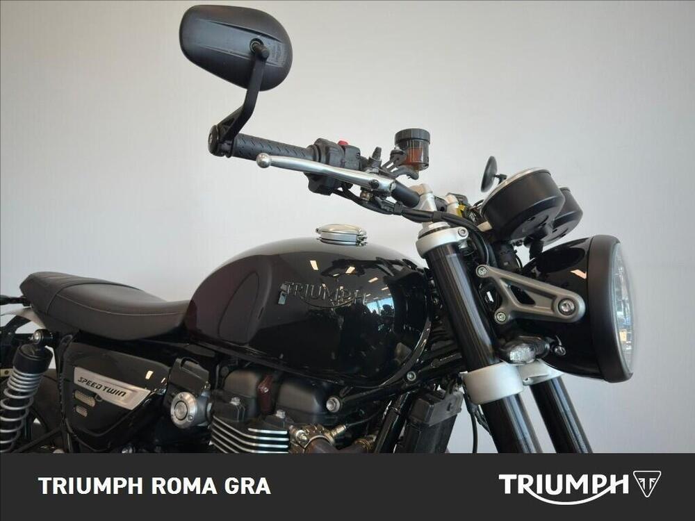 Triumph Speed Twin 1200 Stealth Edition (2024) (8)