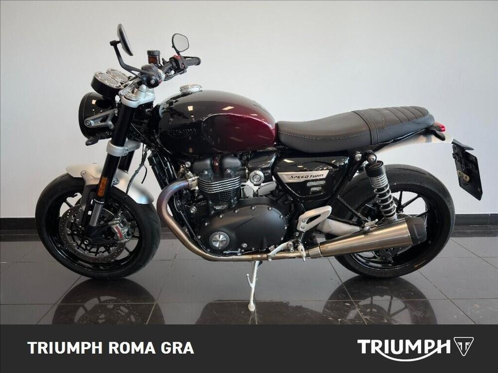 Triumph Speed Twin 1200 Stealth Edition (2024) (3)