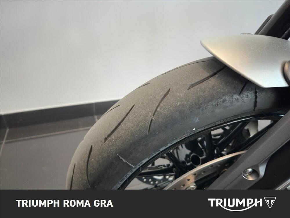 Triumph Speed Twin 1200 Stealth Edition (2024) (16)