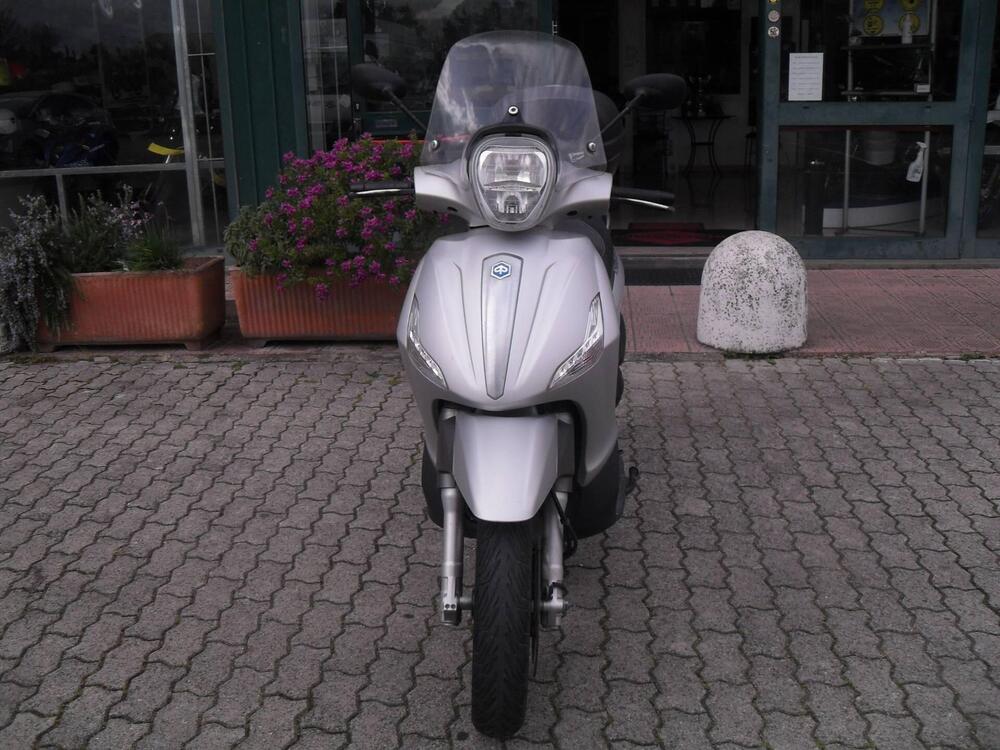 Piaggio Beverly 300 i.e. ABS-ASR (2016 - 20) (2)