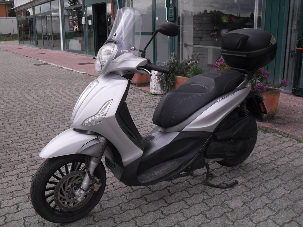 Piaggio Beverly 300 i.e. ABS-ASR (2016 - 20) (3)