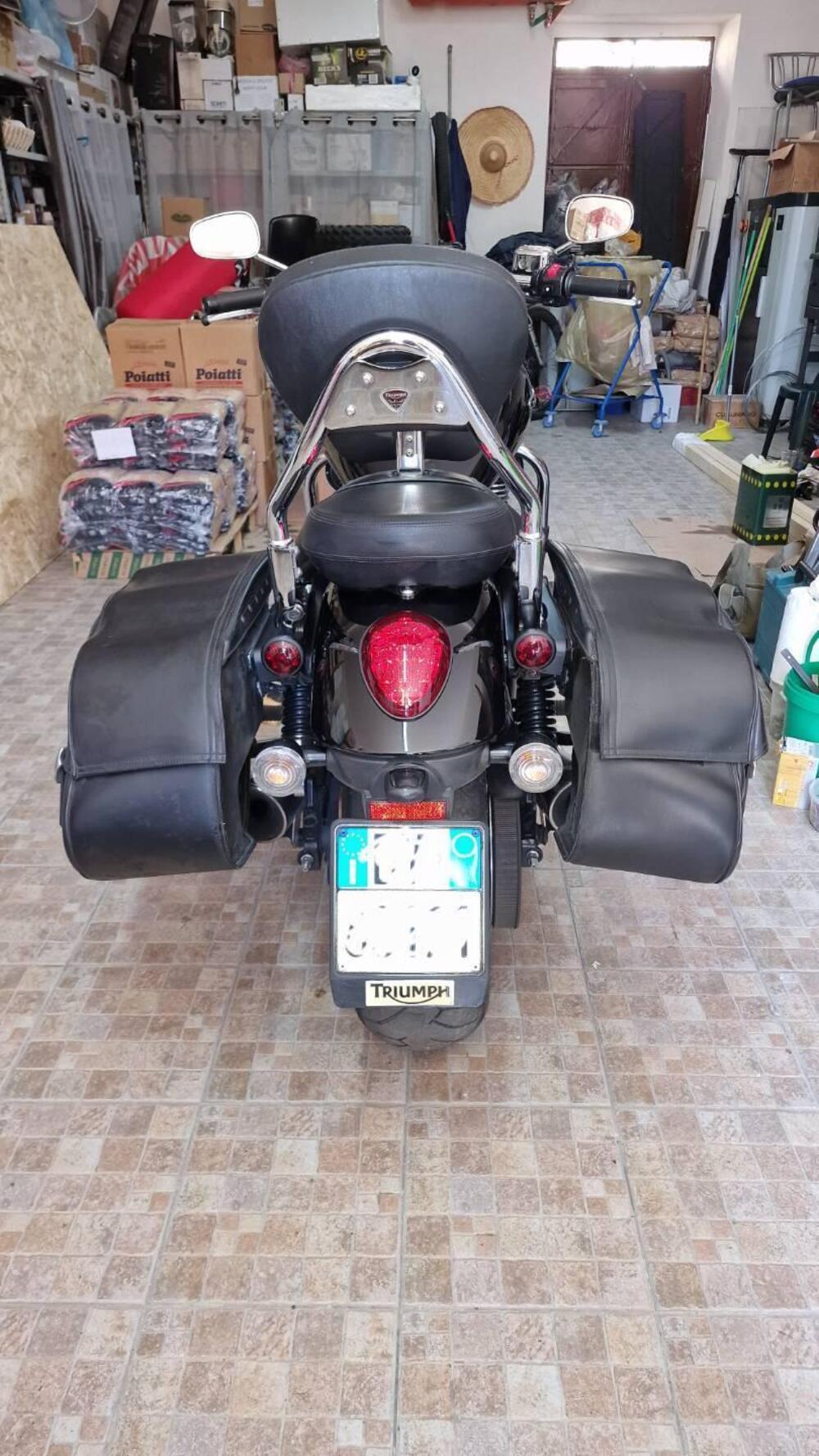 Triumph Thunderbird Storm 1700 (2010 - 16) (3)