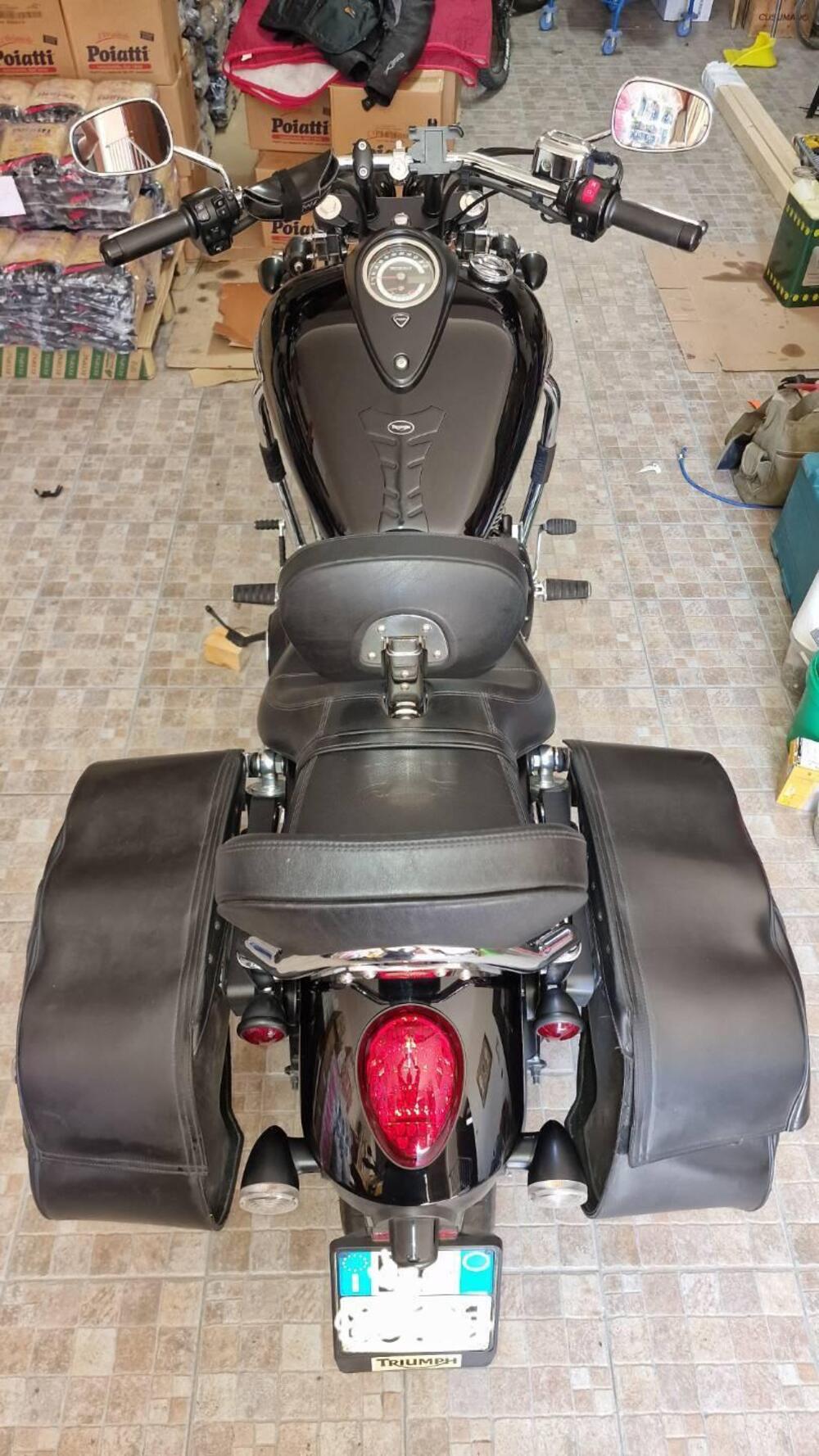 Triumph Thunderbird Storm 1700 (2010 - 16) (4)