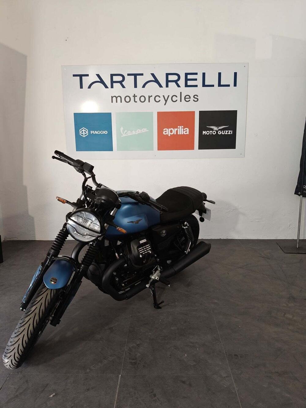 Moto Guzzi V7 Stone (2025 - 26)