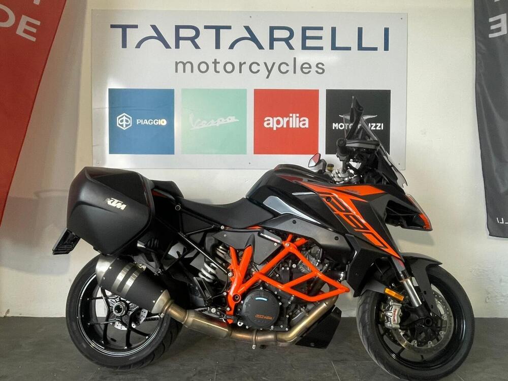 KTM 1290 Super Duke GT (2021) (2)