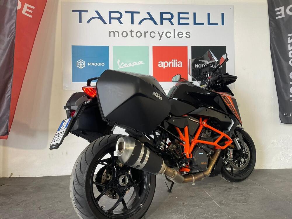KTM 1290 Super Duke GT (2021) (4)