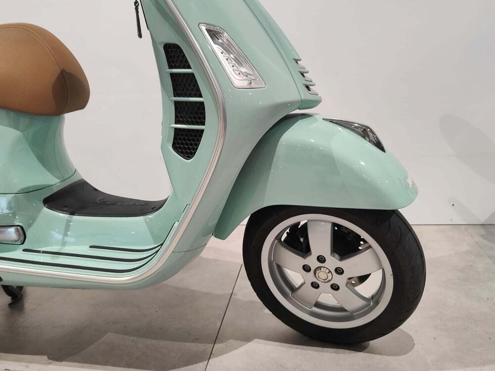Vespa GTS 300 Hpe (2019) (4)
