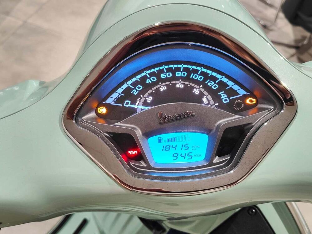 Vespa GTS 300 Hpe (2019) (6)