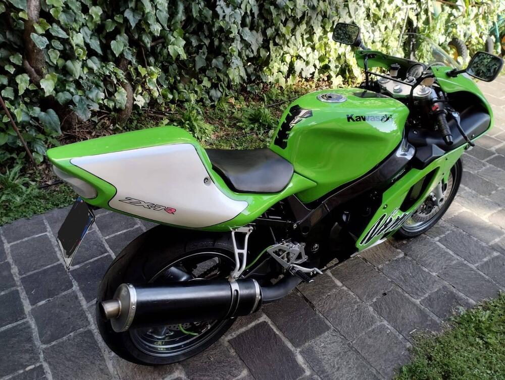 Kawasaki Ninja 750 ZX-7R (1996 - 00) (3)