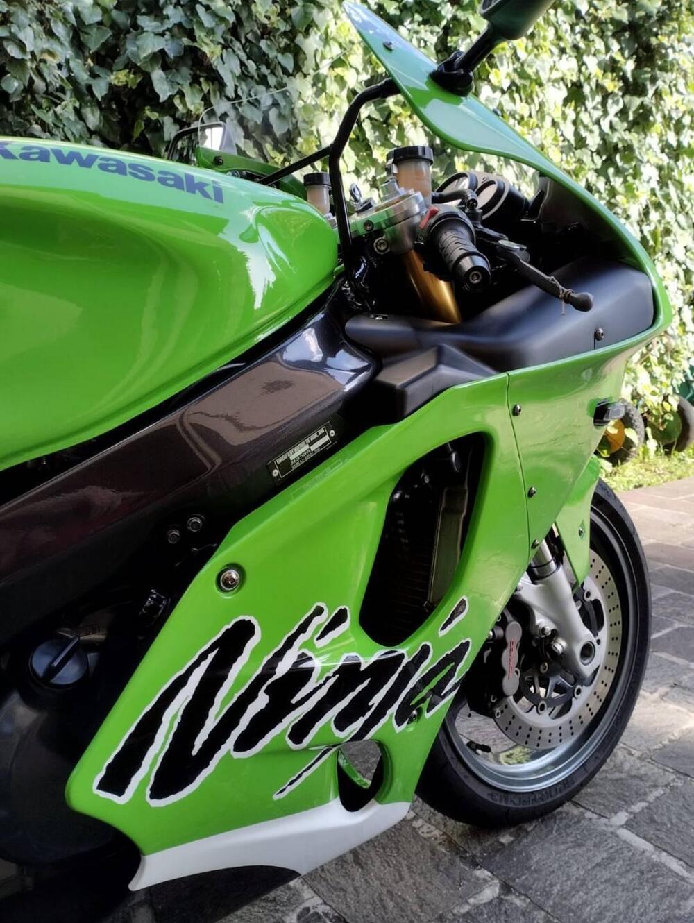 Kawasaki Ninja 750 ZX-7R (1996 - 00) (6)