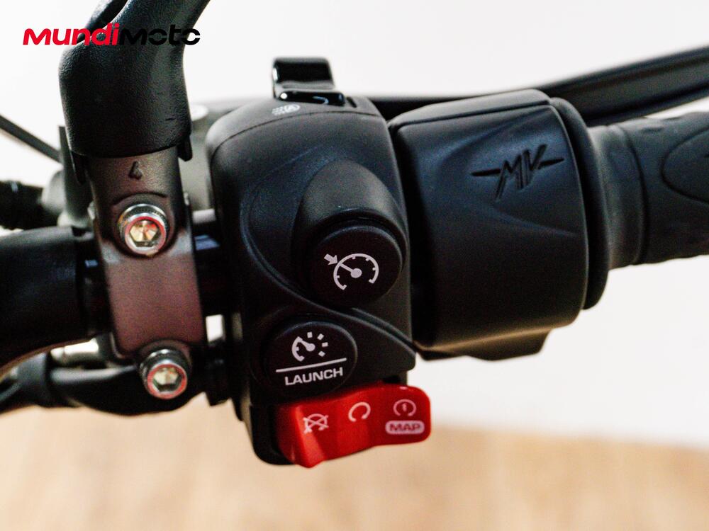 MV Agusta Brutale 1000 RS (2022 - 26) (31)