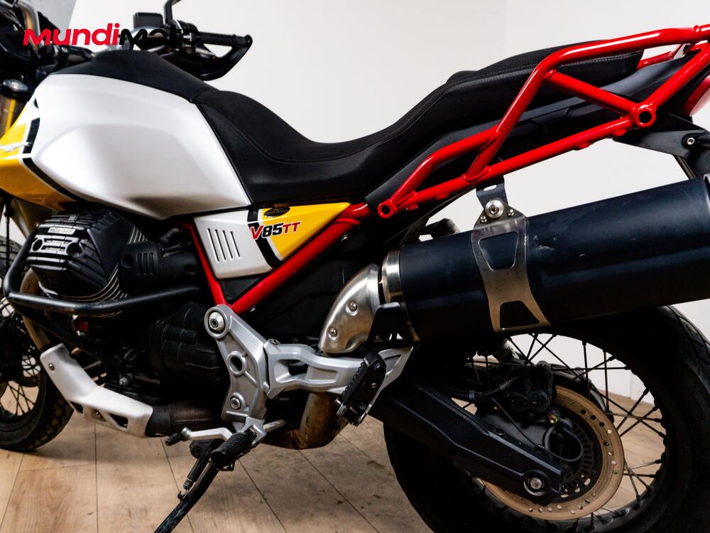 Moto Guzzi V85 TT Evocative Graphics (2021 - 23) (10)