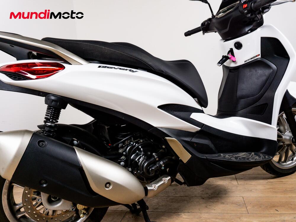 Piaggio Beverly 300 Hpe (2021) (4)