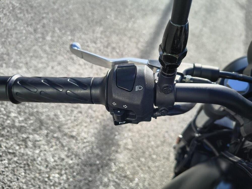 Moto Guzzi V7 III Special (2017 - 20) (5)