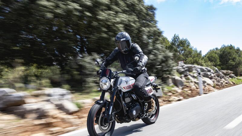 Triumph Tracker 400 2026 TEST: la prova della nuova Flat Track per patente A2 [GALLERY]