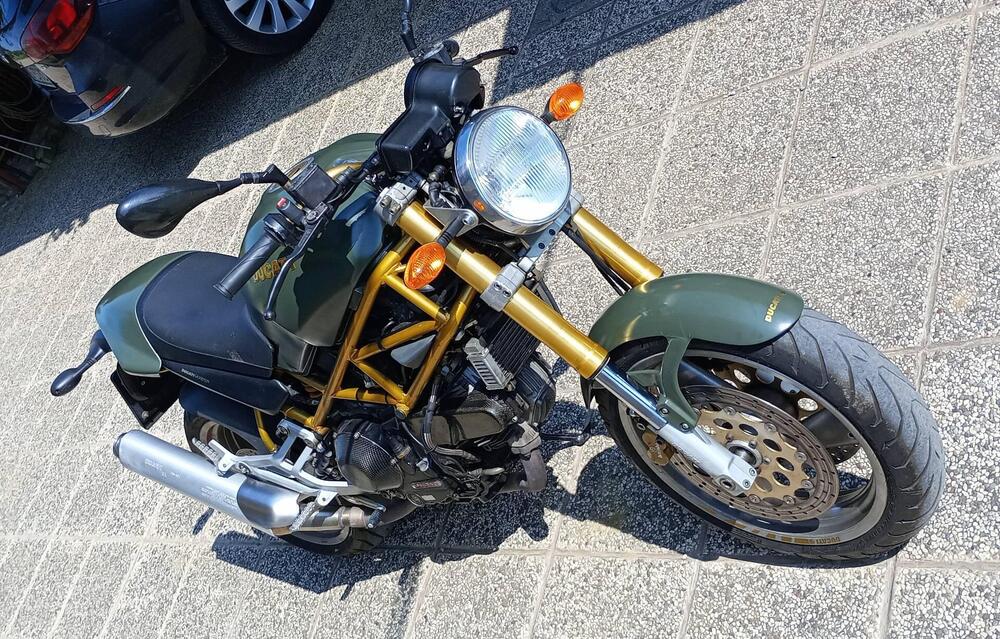 Ducati Monster 900