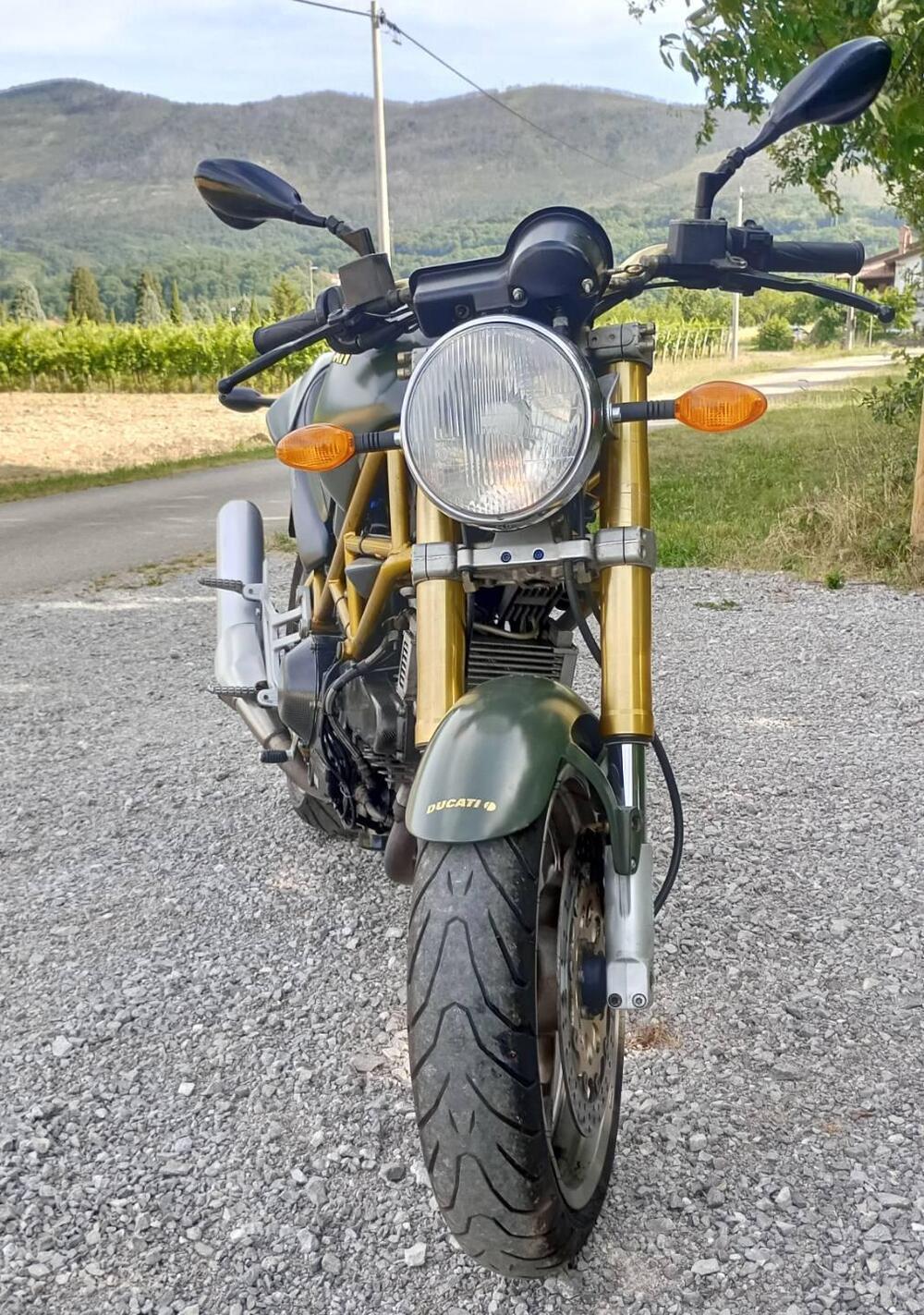 Ducati Monster 900 (2)
