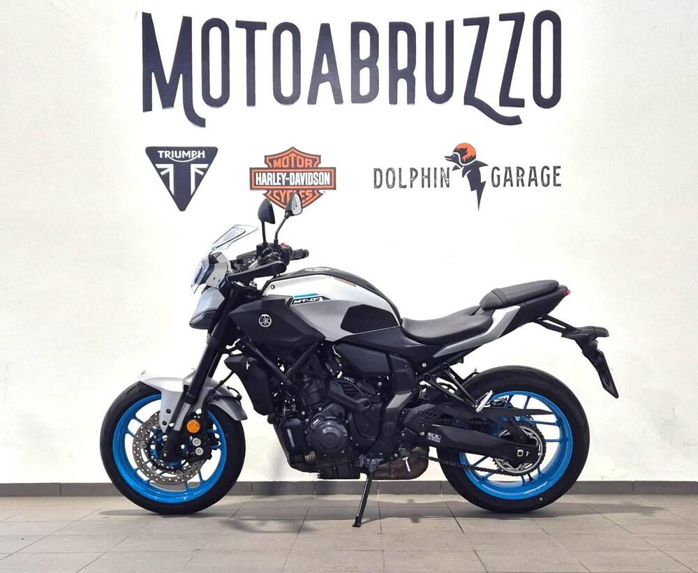 Yamaha MT-07 Y-AMT (2025 - 26) (2)