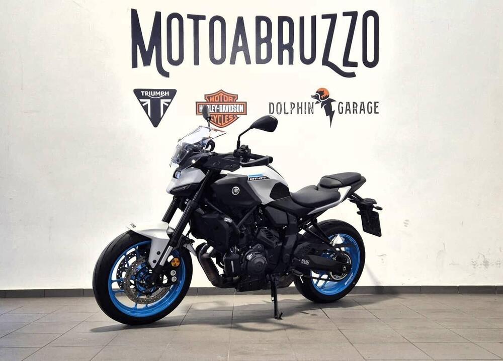 Yamaha MT-07 Y-AMT (2025 - 26) (3)